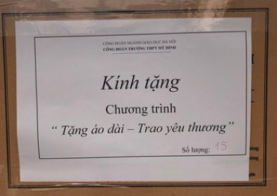 Đoàn viên Công đoàn ngành Giáo dục Hà Nội tích cực hưởng ứng chương trình “Tặng áo dài - Trao yêu thương - Giữ gìn nét đẹp truyền thống”.